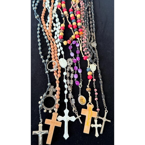 Vintage Catholic Religious Jewelry Rosaries Crucifixe Bracelets Miraculos Medals - Picture 3 of 11